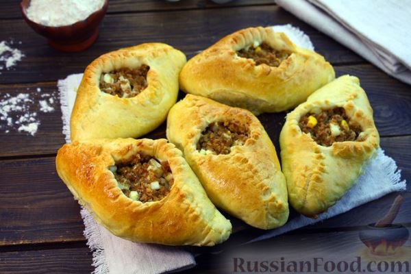 Расстегаи с мясом и яйцами