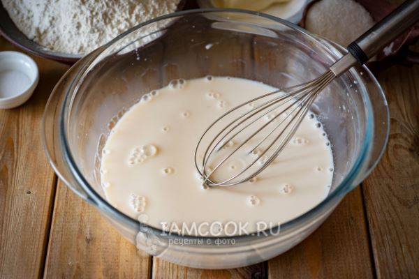 Дрожжевое тесто для сладких булочек на молоке (+булочки)