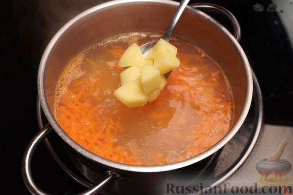 Куриный суп с кукурузной крупой и зеленым горошком